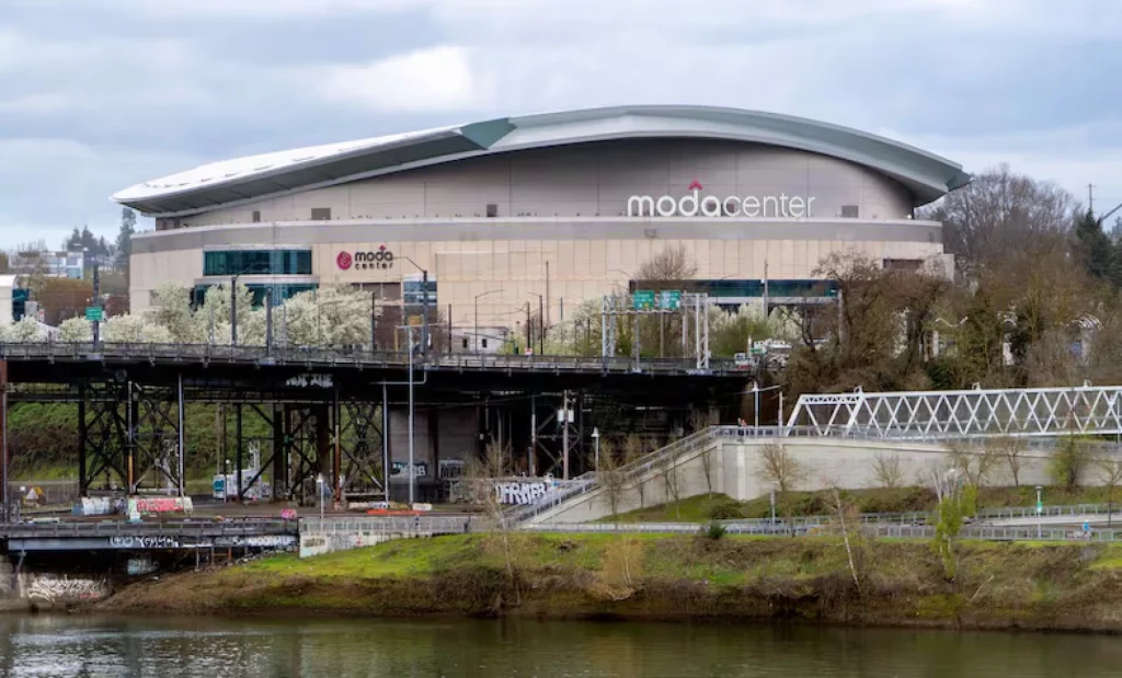 Oregon Lawmakers Advance $365M Plan to Renovate Moda Center