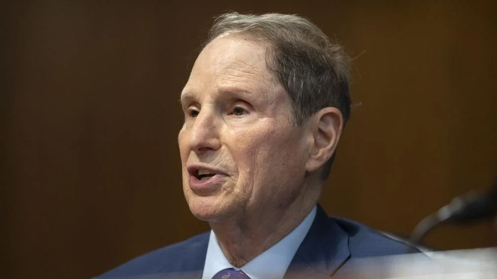 Wyden raises concerns about USPS postmark changes ahead of tax and election deadlines