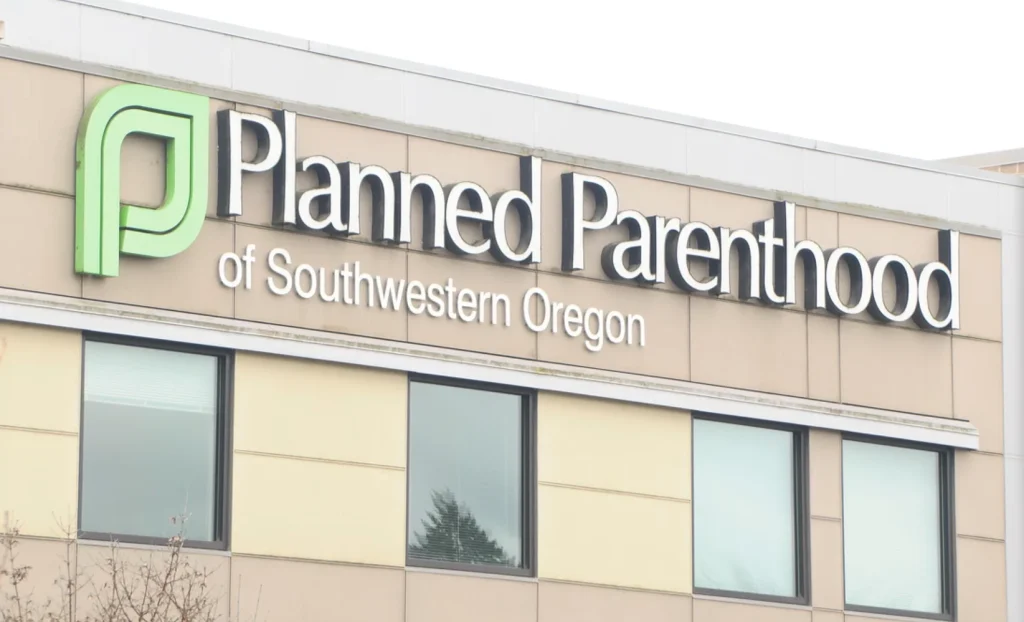 Oregon bill would secure funding for Planned Parenthood clinics if federal support is cut