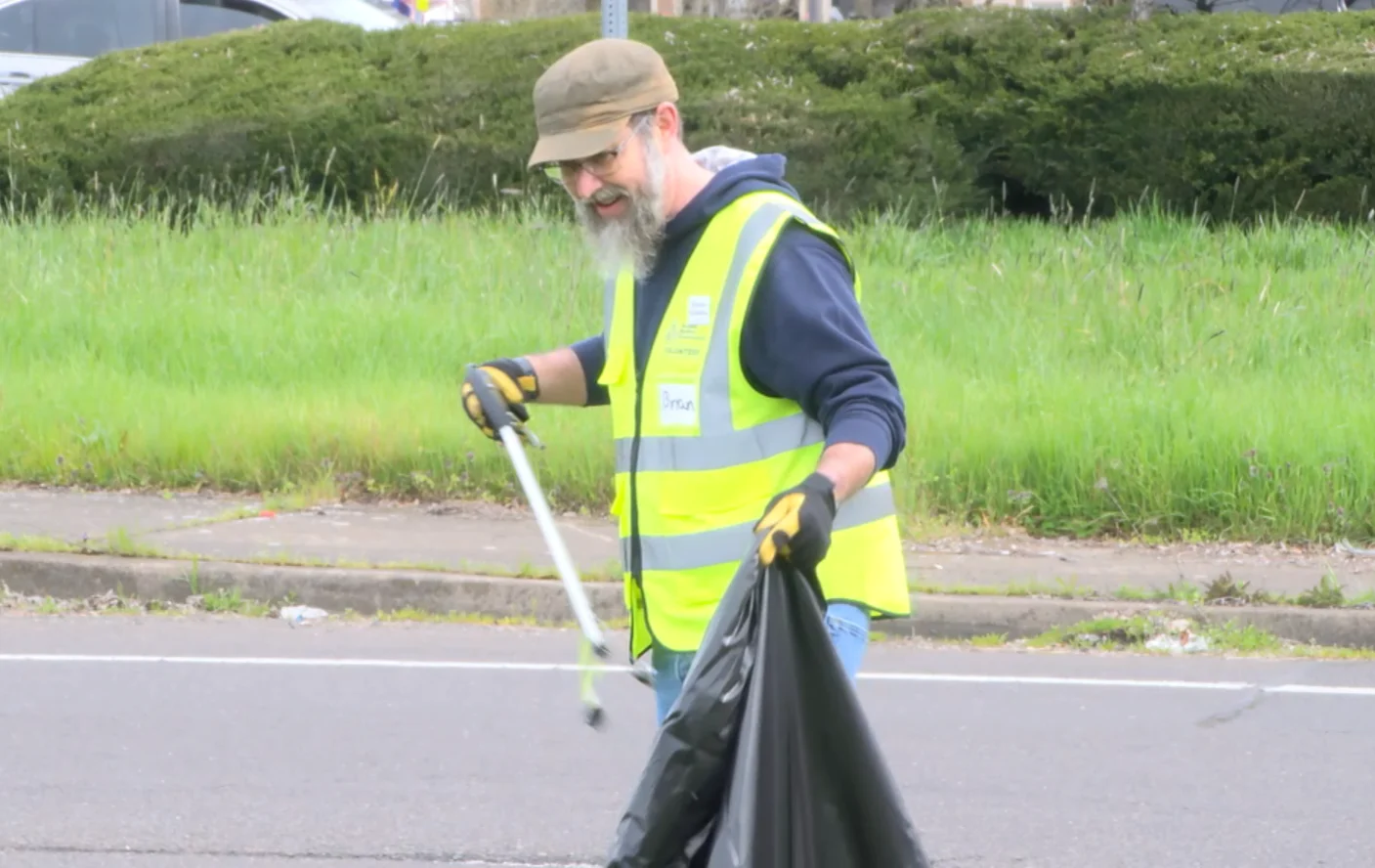 Volunteers launch neighborhood cleanup effort in Eugene’s Bethel area