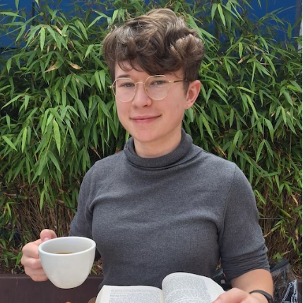 Volunteer volleyball coach charged after allegedly sending explicit messages to Lebanon student