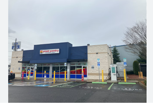 Man Found Dead with Gunshot Wound at Northeast Portland Convenience Store