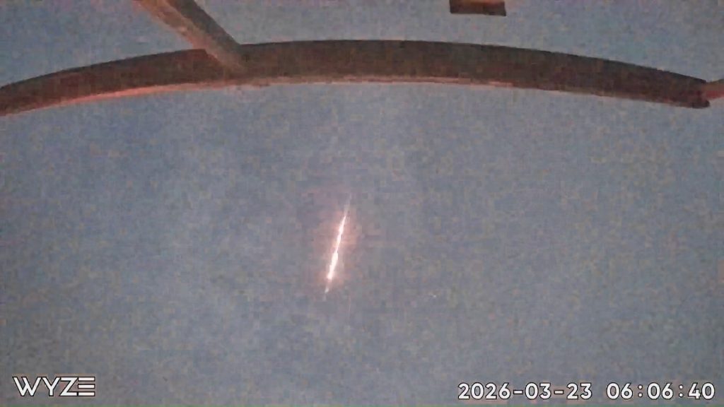Bright Meteor Fireball Lights Up Skies Across Oregon
