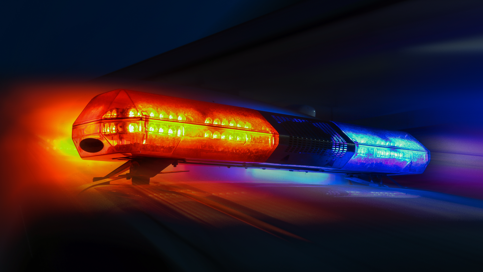 One dead in multi-vehicle crash at Gresham intersection