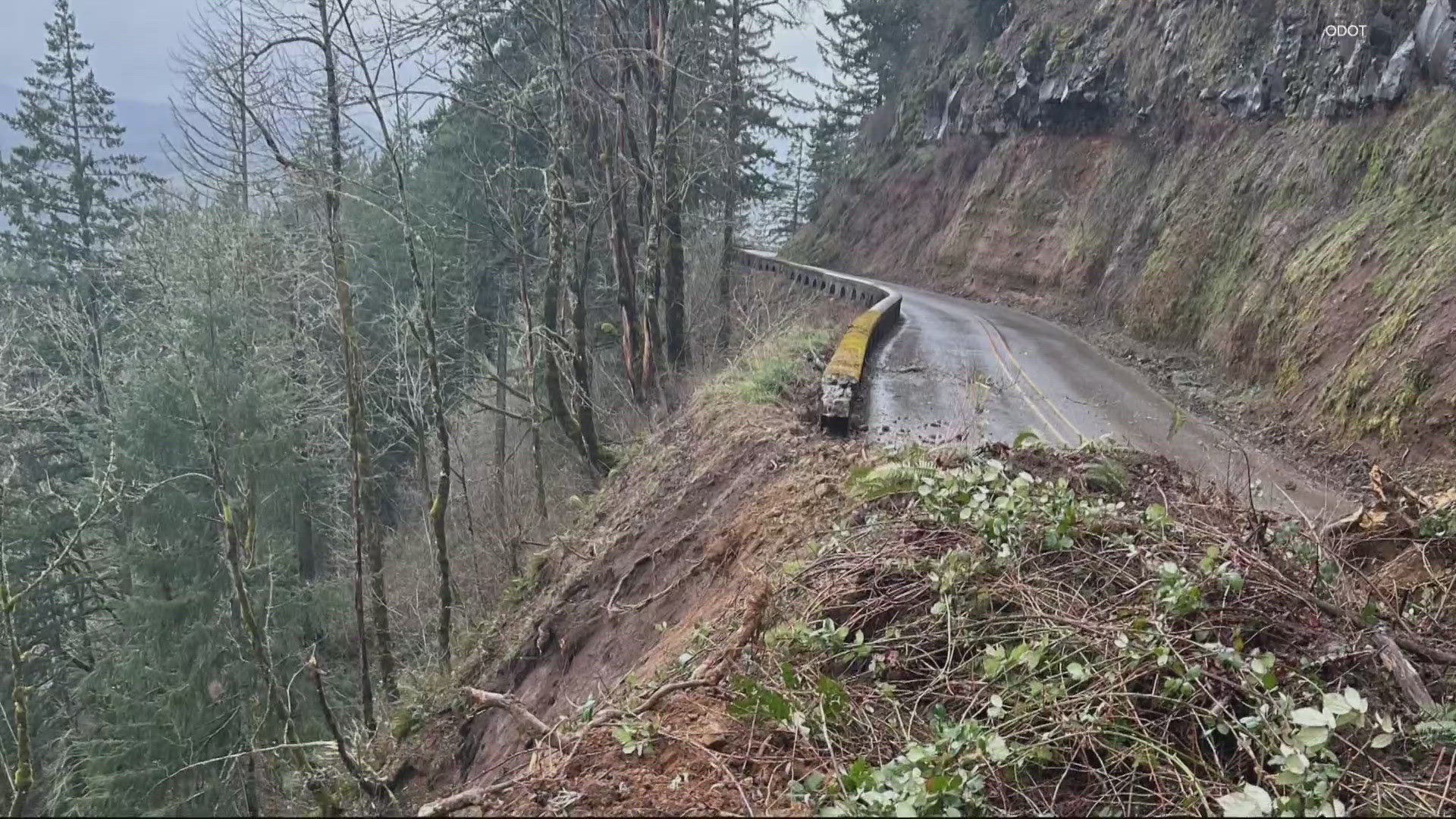 Hikers rescued after getting stranded on closed Columbia River Gorge trail