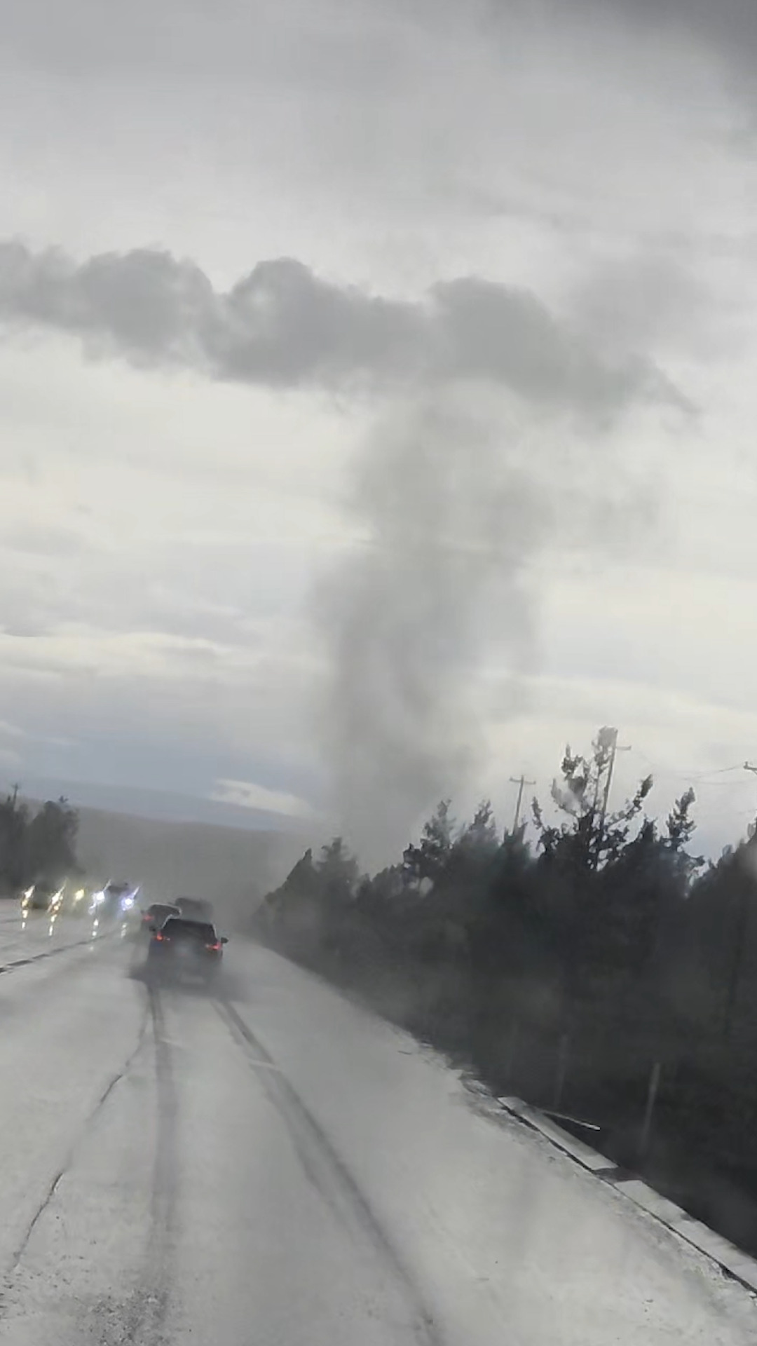 Possible tornado caught on camera in central Oregon
