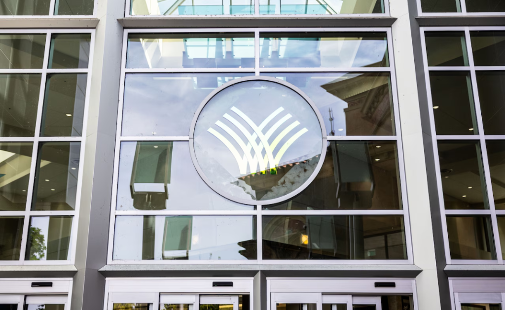 Armed Smash-and-Grab Robbery at Washington Square Mall Sparks Multi-Agency Chase