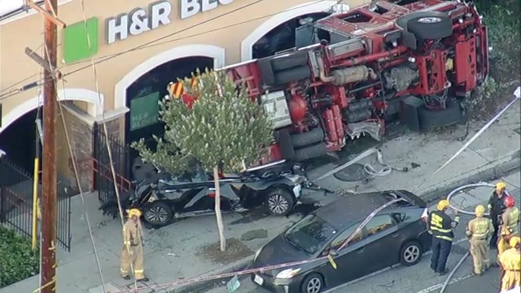 Two LAFD firefighters hurt after fire truck overturns in dramatic Sunland crash