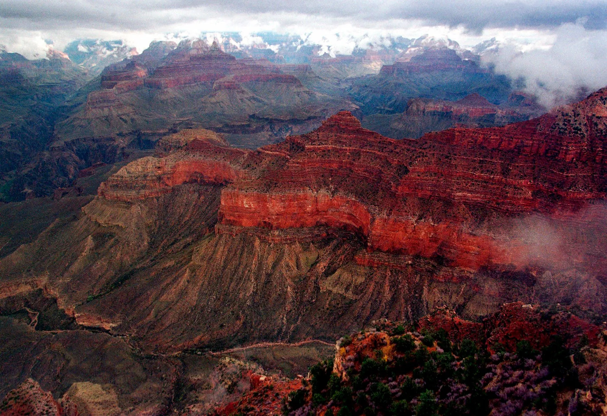 3 Hikers Die of Suspected Heat-Related Illness as Temperatures Rise at Grand Canyon